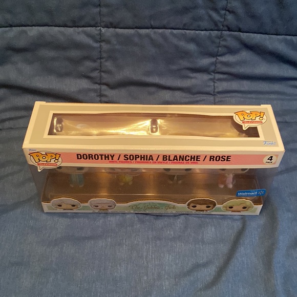 The Golden Girls 4-Pack Funko Pops - Picture 14 of 15